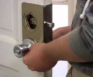 Capitol Locksmith Service Minneapolis, MN 612-424-8101 Capitol Locksmith Service Minneapolis, MN 612-424-8101 - locksmith-12